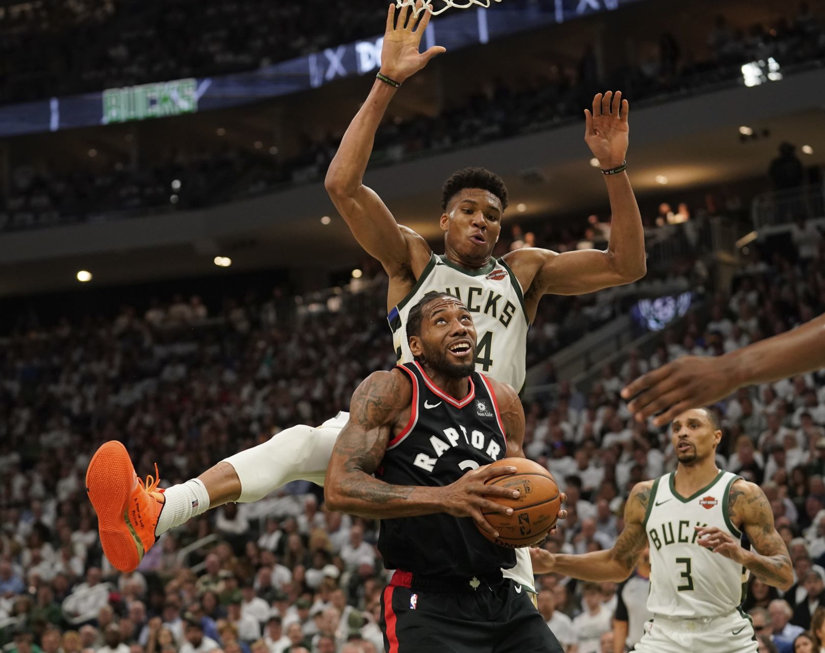 Bucks 108, Raptors 100
